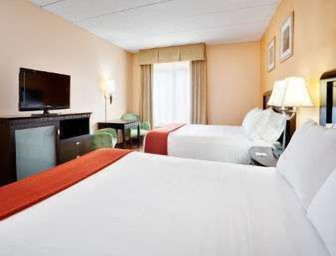 Baymont By Wyndham East Windsor Bradley Airport Otel Dış mekan fotoğraf